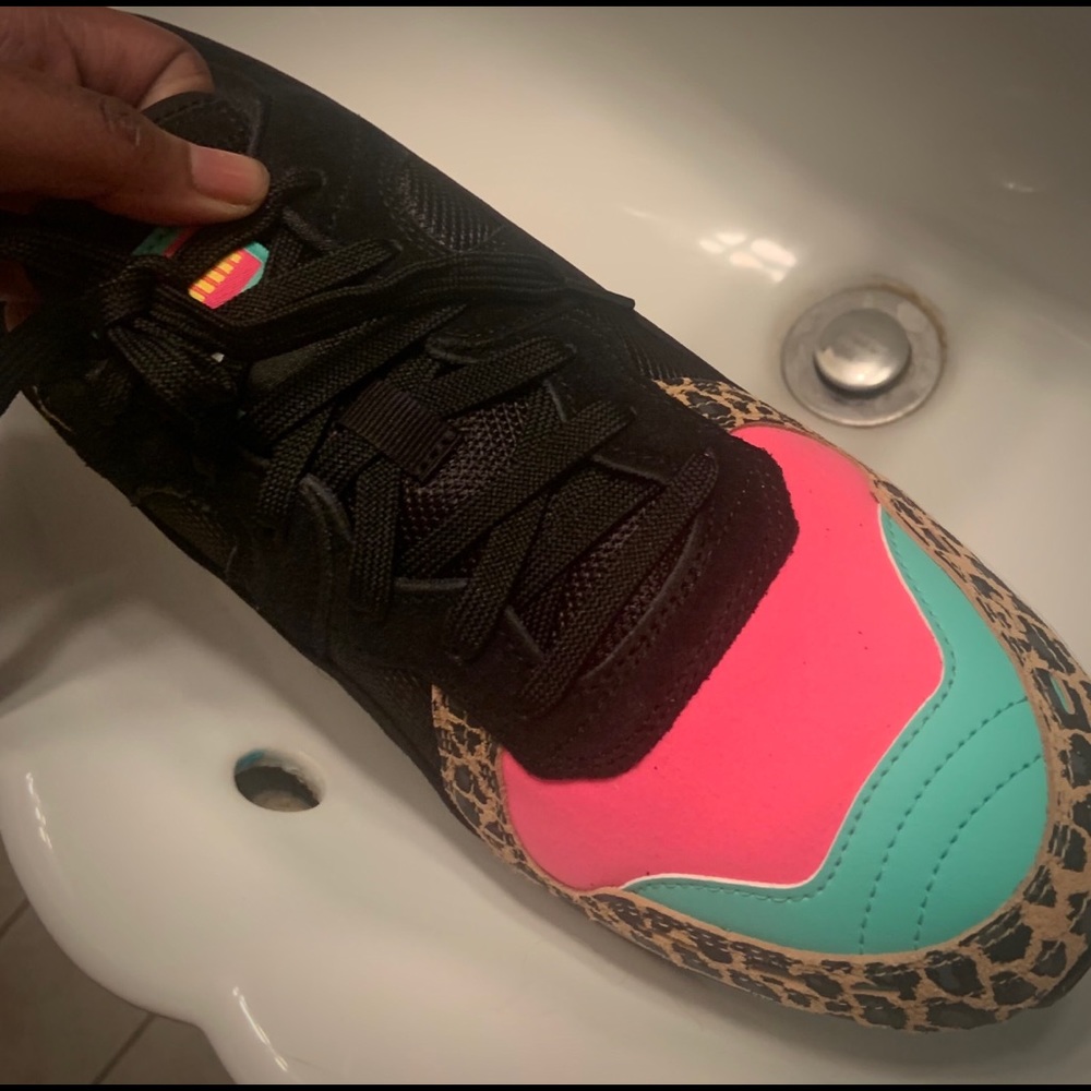 Size 12 in women’s BRAND NEW PUMA Sneakers